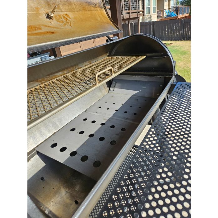 Baffle Plate heat management system for CharGriller Grand Champ